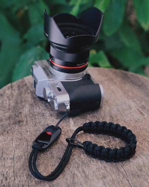 Image of Single strap with black carabiner clip slider for PD anchor link