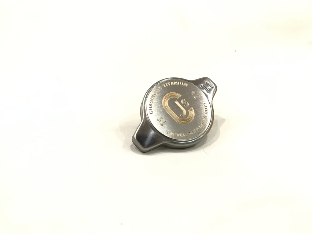Chasing JS Type 2 Radiator Cap 1.1 Bar (Titanium)