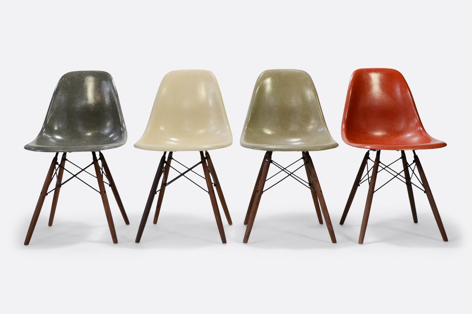 Modern Vintage Amsterdam Original Eames Furniture Eames Set Of 4   Set Of 4 Eleph Parch Raw Terra Front 