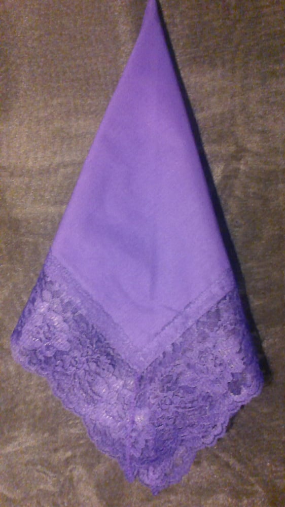 Image of COTTON AND LACE HANKIE