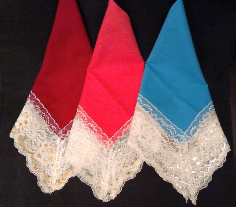 Image of COTTON AND LACE HANKIE