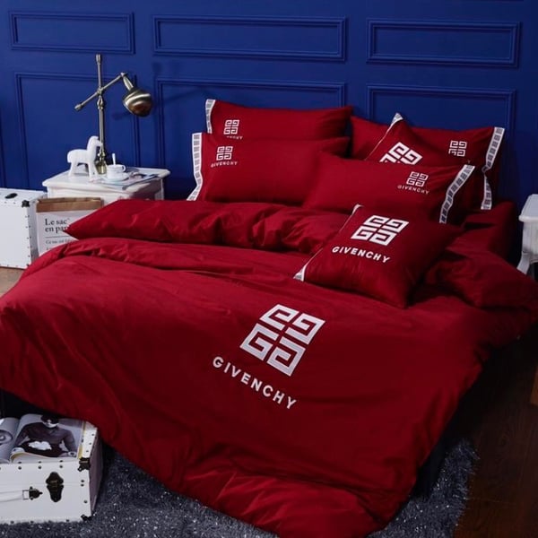 Image of Burgundy Venchy bedset