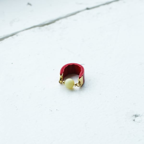 Image of Dot ring - Yellow Jade and Red