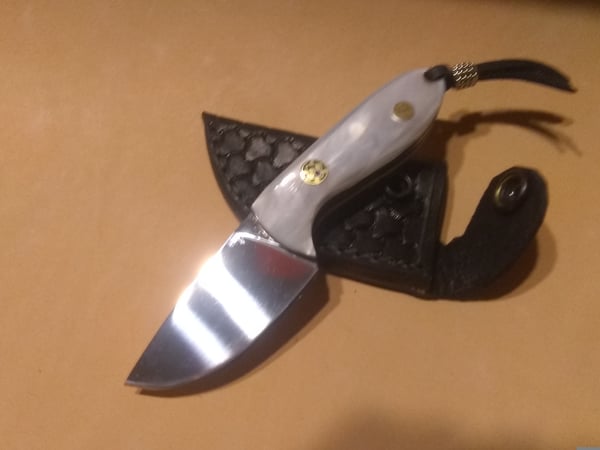 Image of knife 24