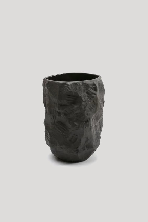 Image of Max Lamb - Crockery Vase, Black / 140 € - 30 % = 98 €