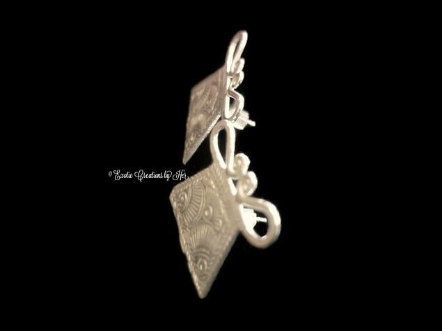 Small Phaj Stud Earrings