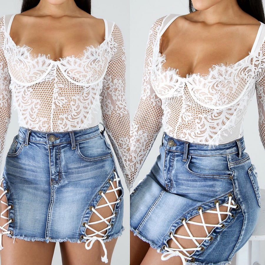 Image of White lace body suit 