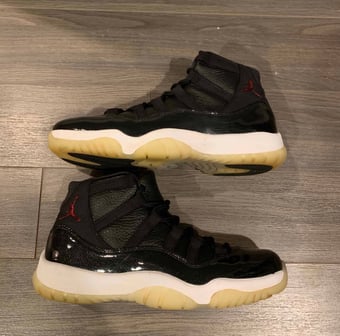 Image of Jordan 11 72-10 USED size 7.5