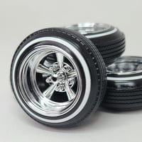 Image 1 of 1:16 14" Supremes
