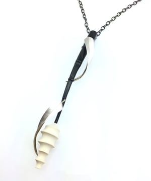 Image of Black Tendril Pendant with leaves 01