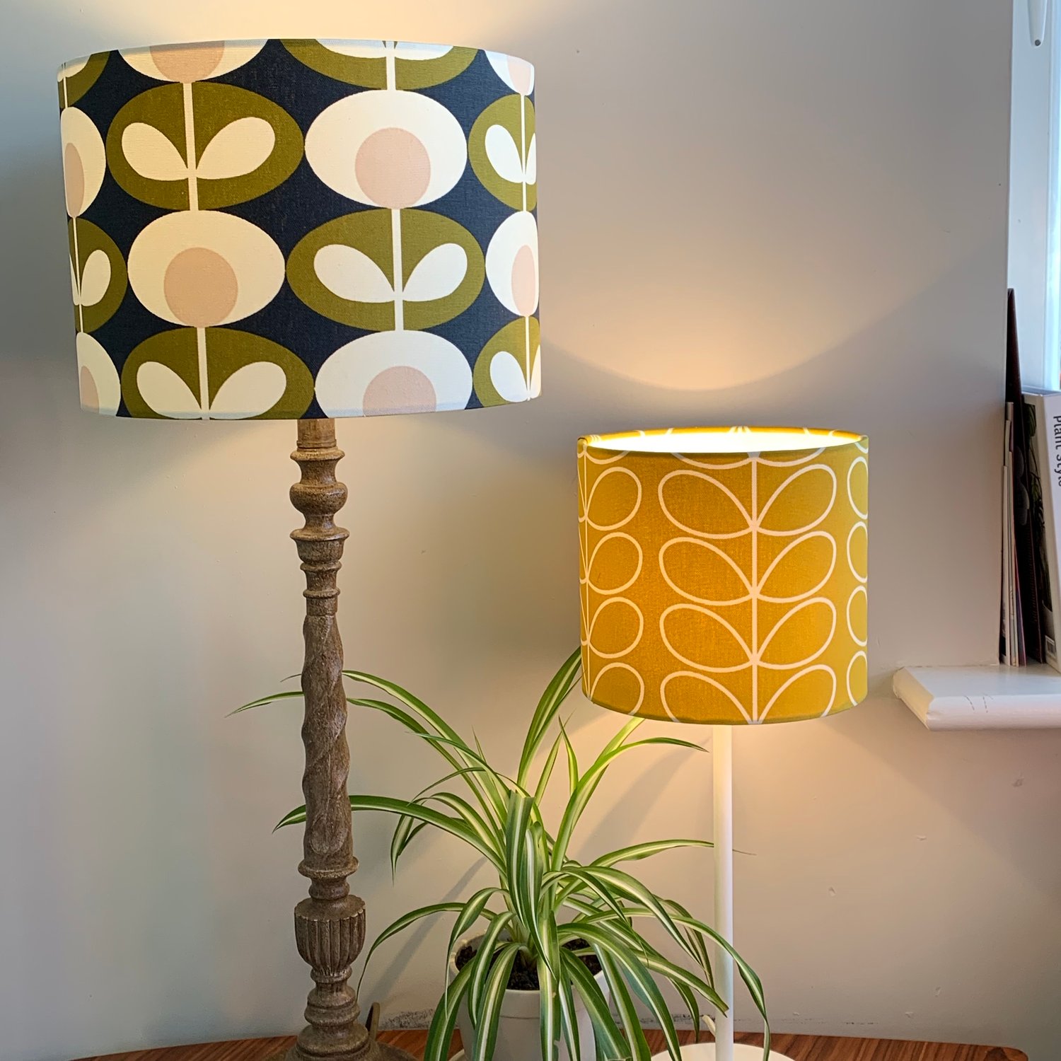 Image of Orla Kiely Oval Flower Seagrass Shade