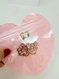 Image 3 of La Pochette Surprise fille rose saumon pailleté