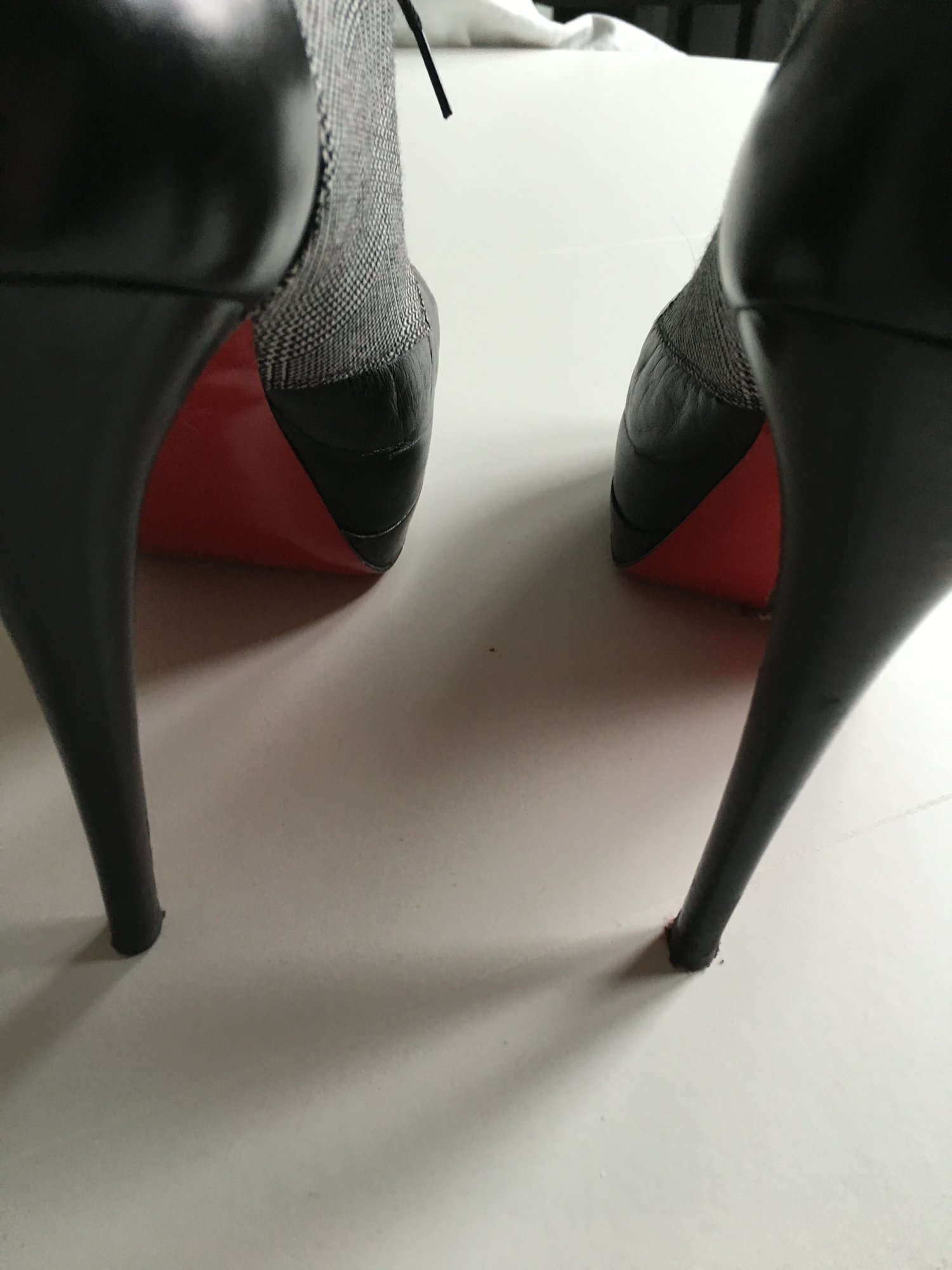 Image of CHRISTIAN LOUBOUTIN PLAID OXFORD PUMPS (SIZE 41)