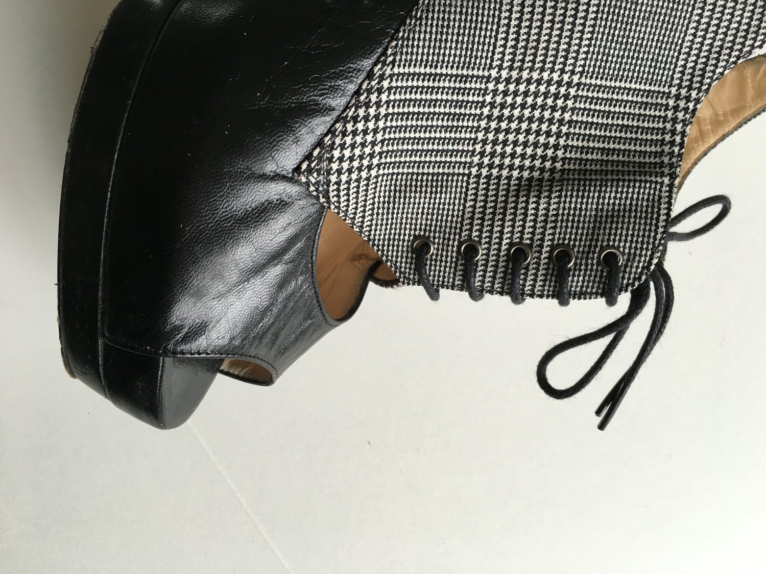 Image of CHRISTIAN LOUBOUTIN PLAID OXFORD PUMPS (SIZE 41)