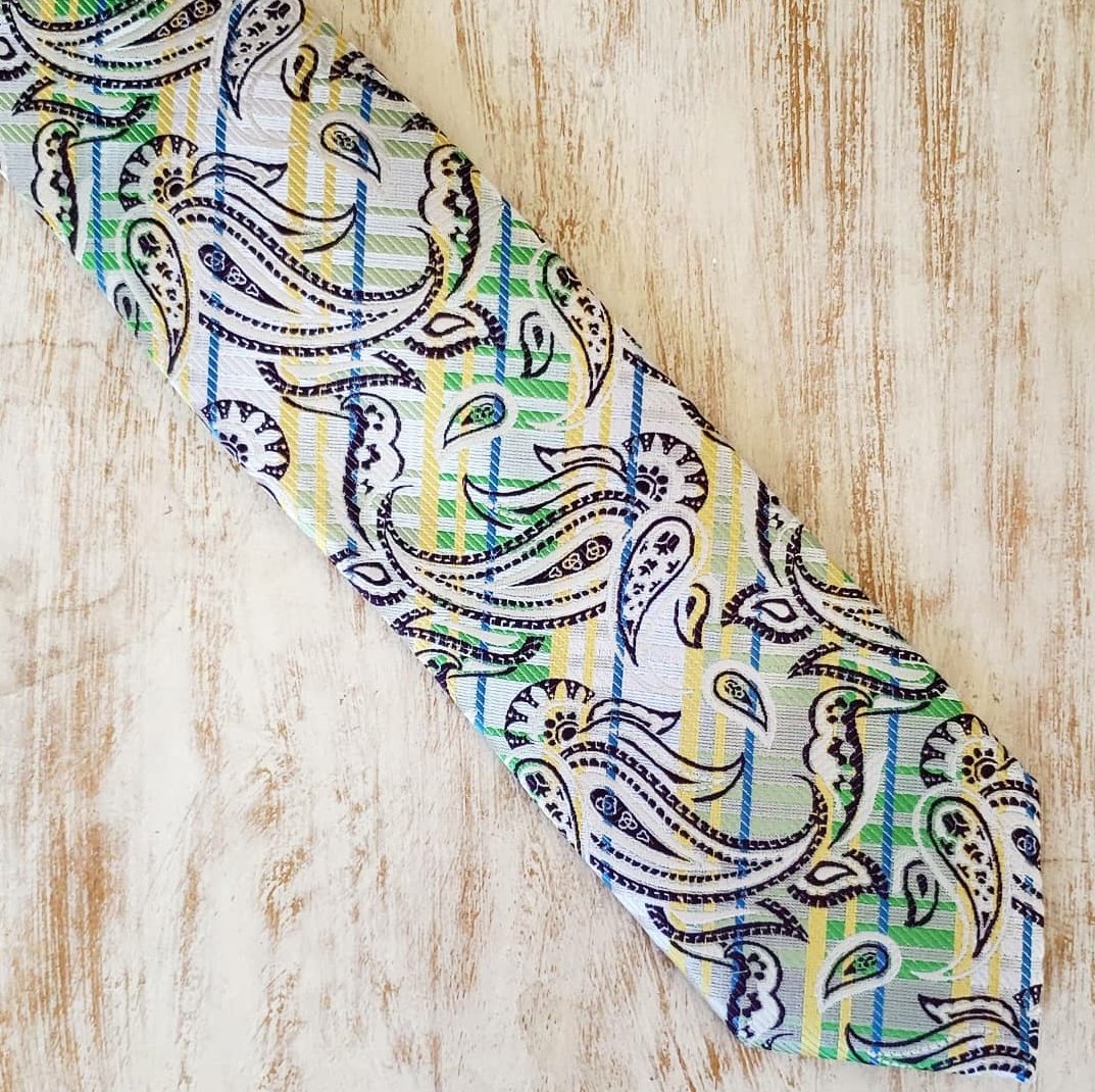 Image of GREEN SPACE PAISLEY NECKTIE 