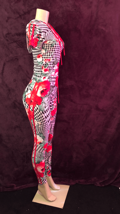 Image of Cozy red roses lounge set