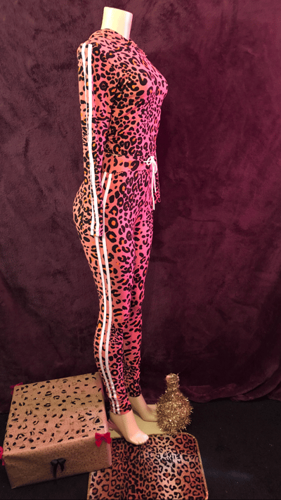 Image of Coral coated cheetah lounge set