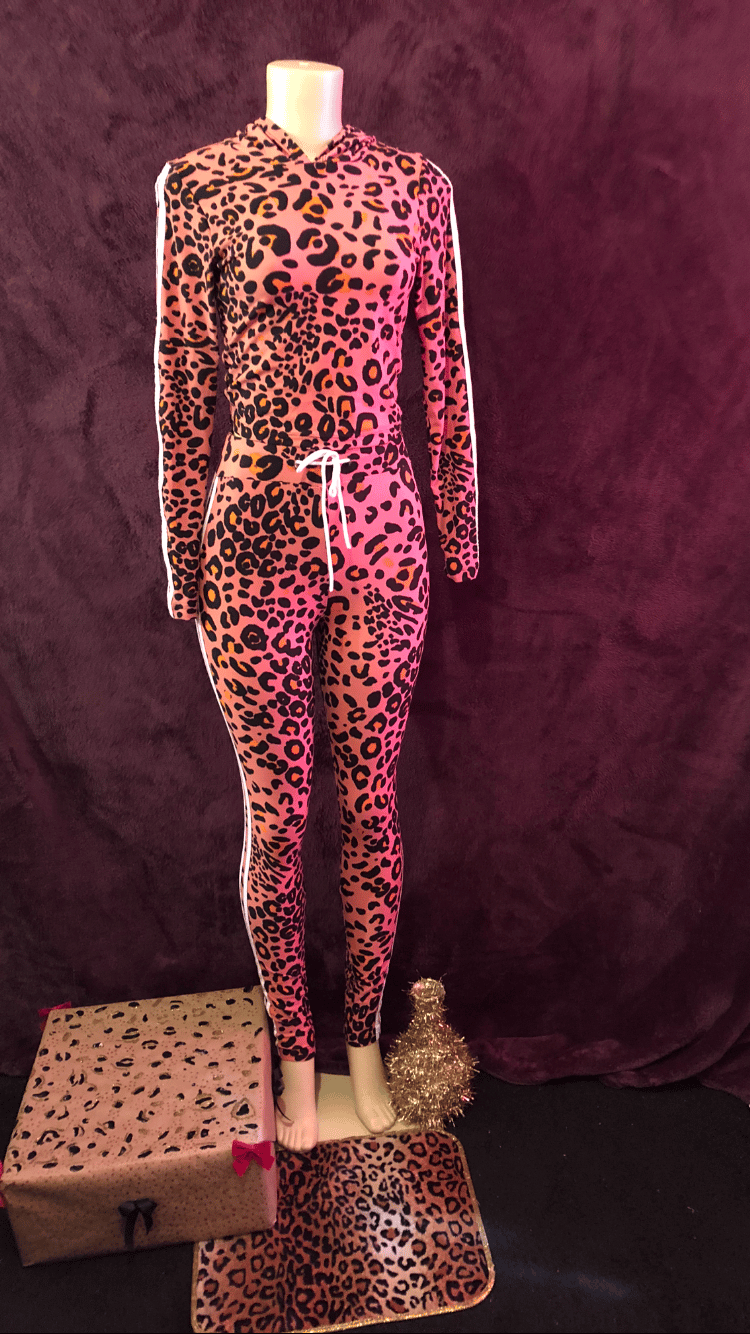 Image of Coral coated cheetah lounge set