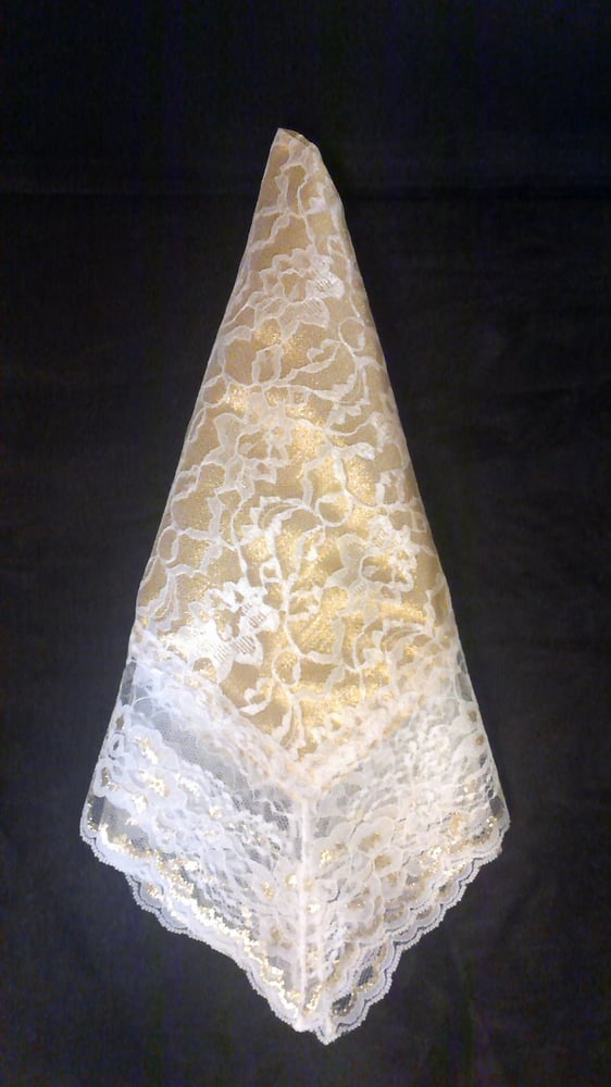 Image of LACE OVERLAY HANKIE