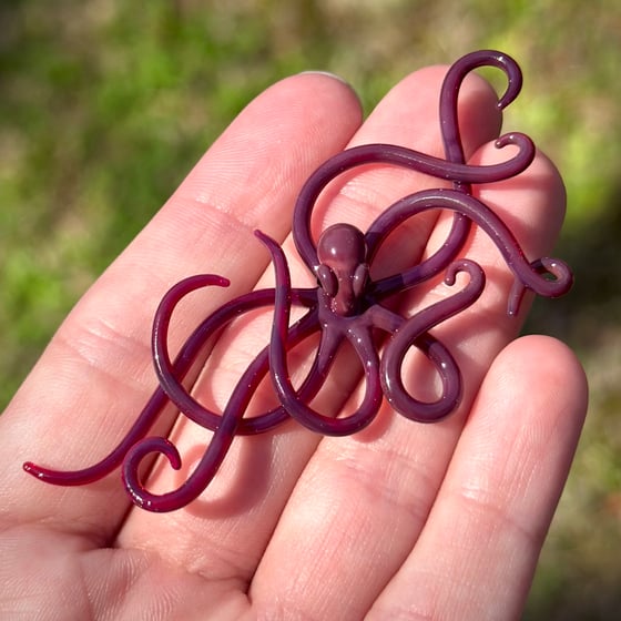 Image of purple rainbow micro octopus sculpture 