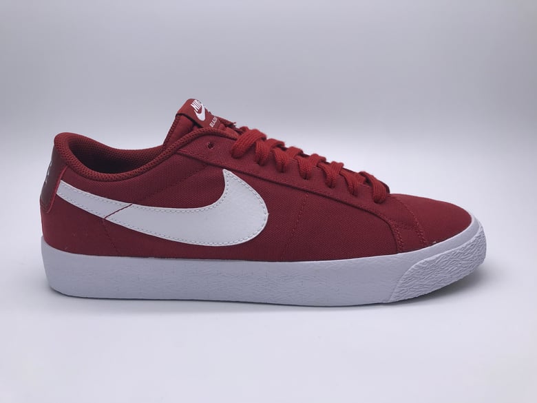 Image of NIKE SB BLAZER ZOOM LOW CNVS “CAYENNE”