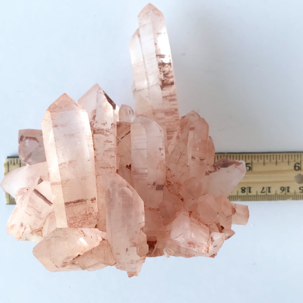 Image of Quartz no.01 Aphrodite Collection Lucite Pairing