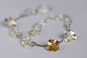 Image of Buttercup flower bracelet, like a daisy chain!