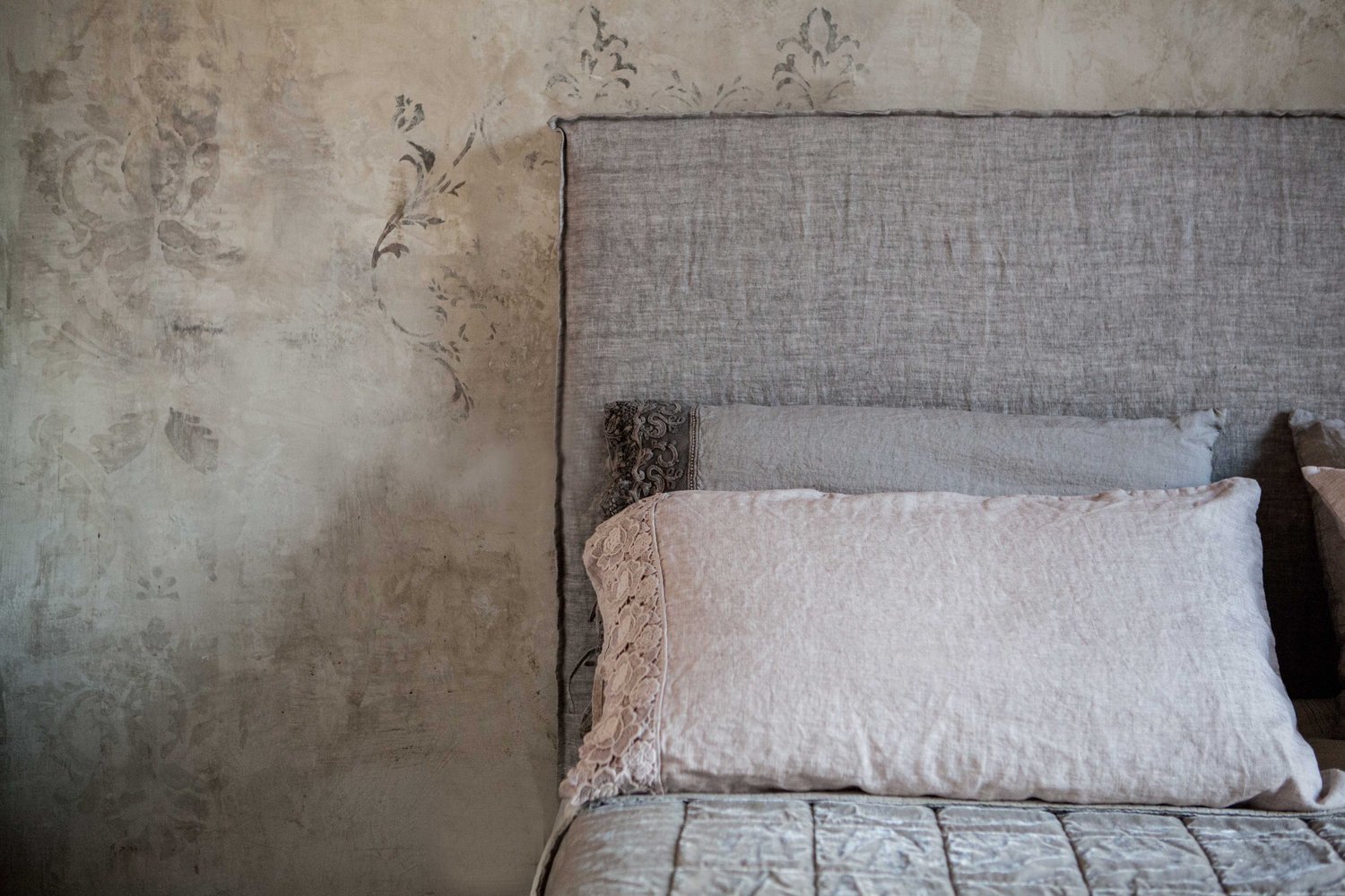 letto imbottito in lino stropicciato sfoderabile arte pura