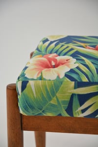 Image 4 of Repose pieds tropical