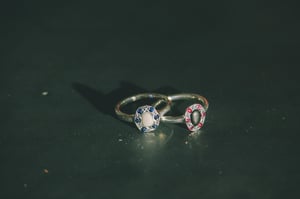 Image of Biarritz ring with stone and sapphires