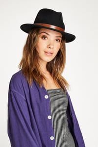 Image 2 of The Messer – Black