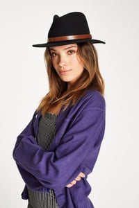 Image 3 of The Messer – Black