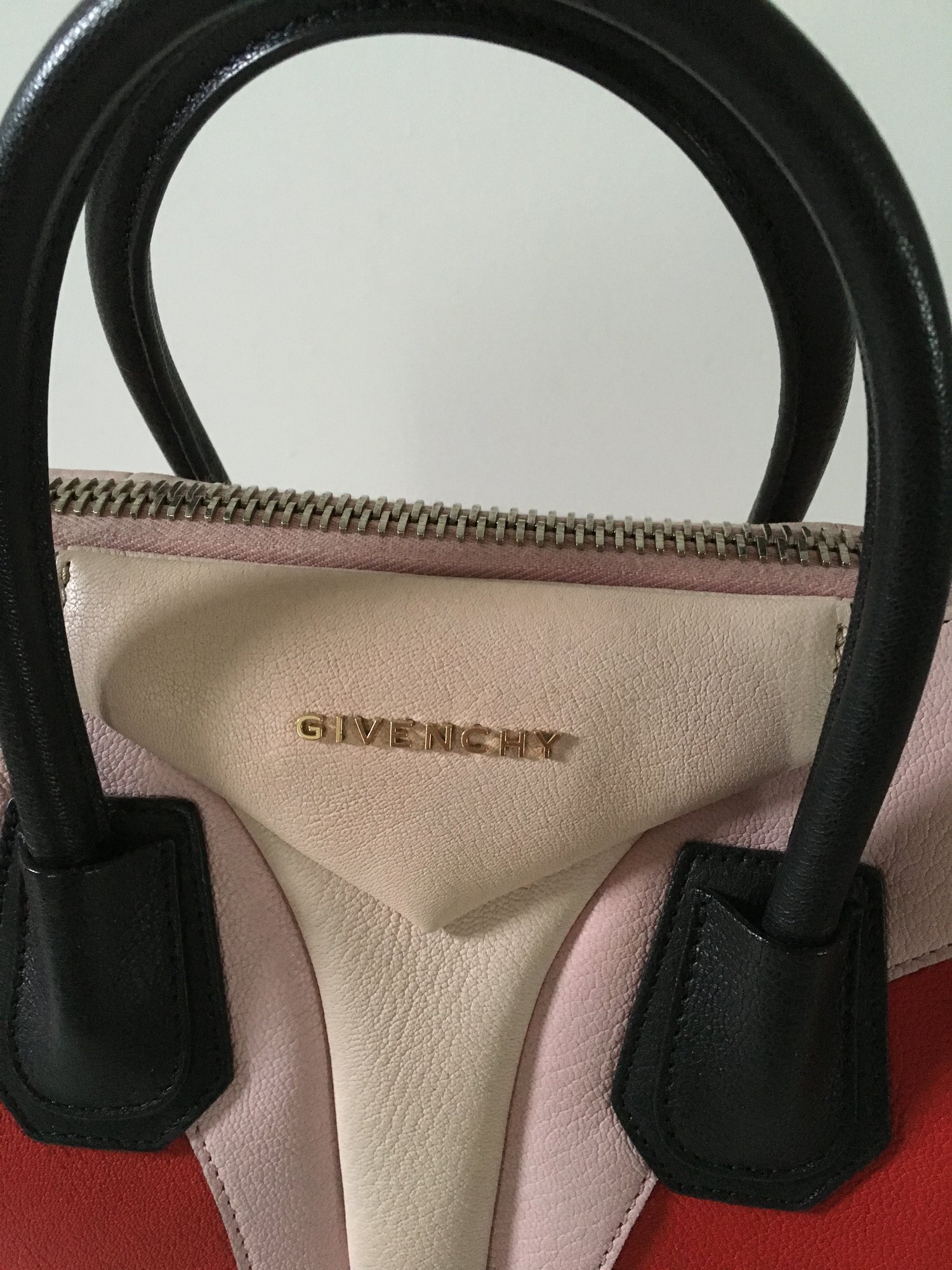 Image of GIVENCHY MULTI-TONE ANTIGONA BAG