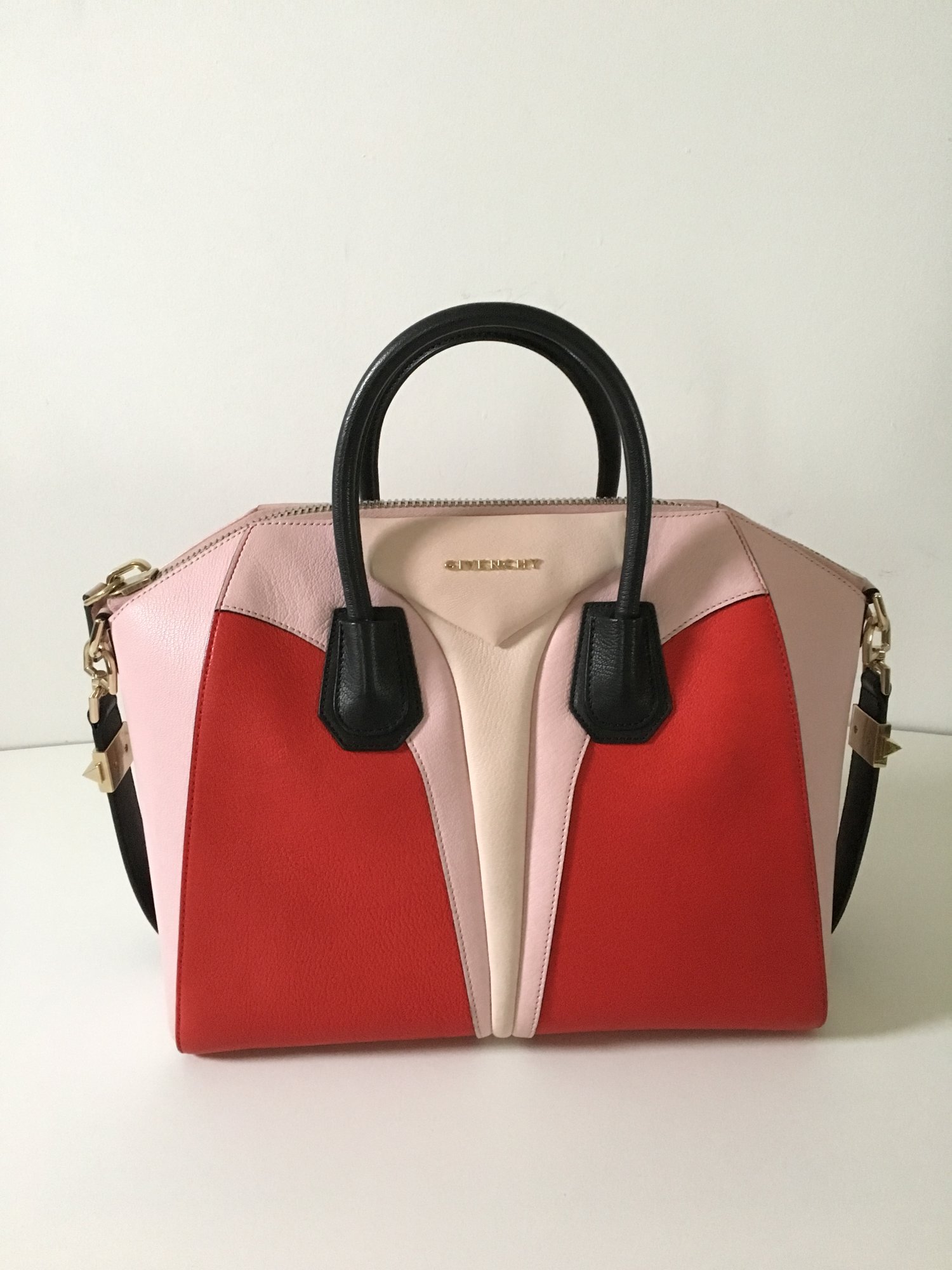 Image of GIVENCHY MULTI-TONE ANTIGONA BAG