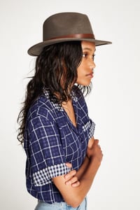 Image 2 of The Messer – Ivy