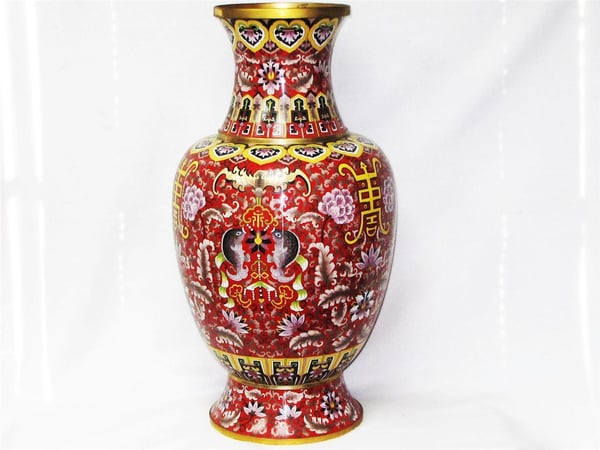Image of BEAUTIFUL & VINTAGE EXTRA LARGE CHINESE RED CLOISONNE VASE