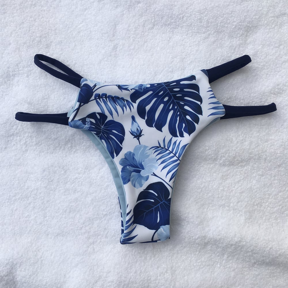 Image of KP BOTTOMS : BLUE PALM LEAVES X BABY BLUE