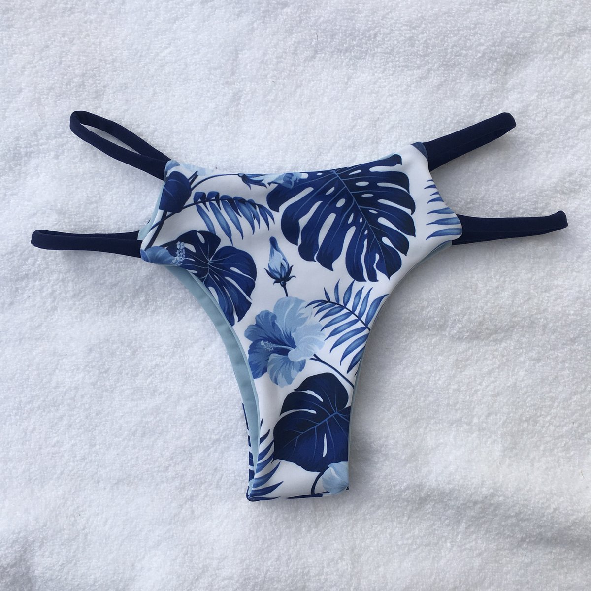 Image of KP BOTTOMS : BLUE PALM LEAVES X BABY BLUE