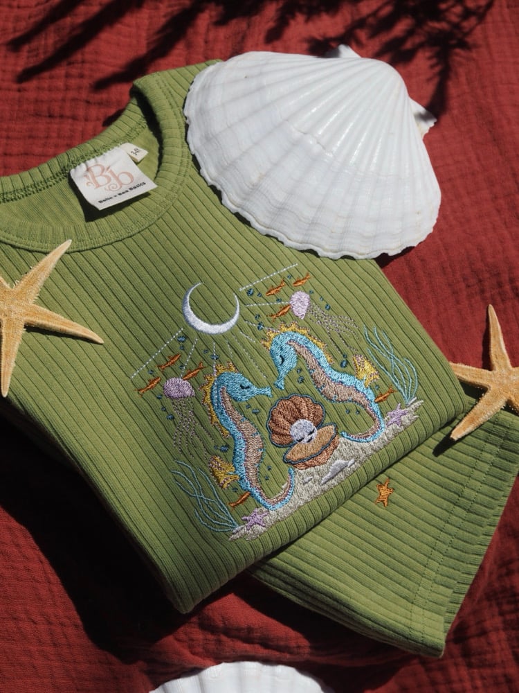 Image of Belle & Bee Collaboration - Leaf short sleeve tshirt