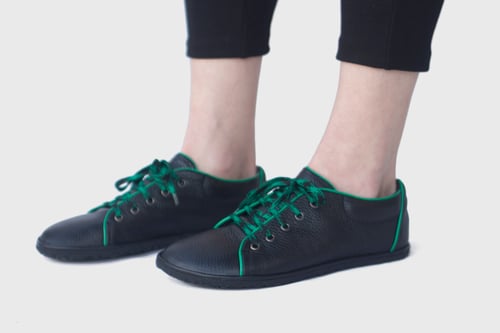 Image of Barefoot sneakers in Pebbled Black & Green Trim