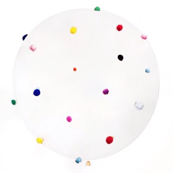 Image of Globo Gigante Blanco con Pompones