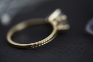 Image of 18ct Gold, Brilliant cut grey diamond ring LON98