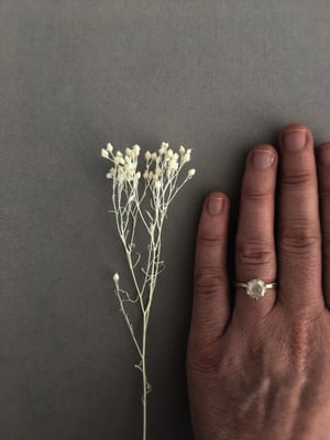 Image of 18ct Gold, Brilliant cut grey diamond ring LON98