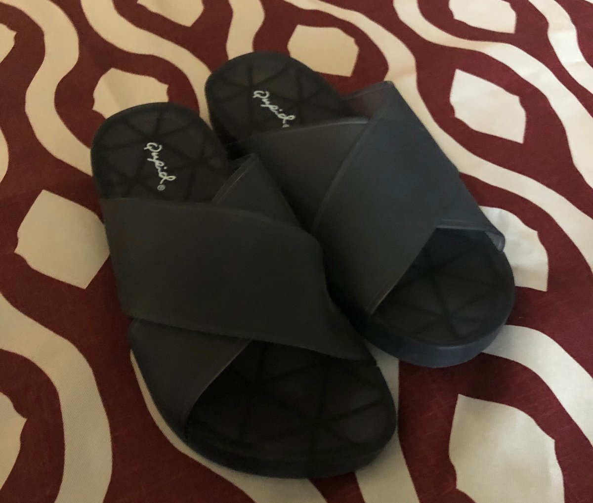 Image of Translucent Criss Cross Slide Sandals (Black)
