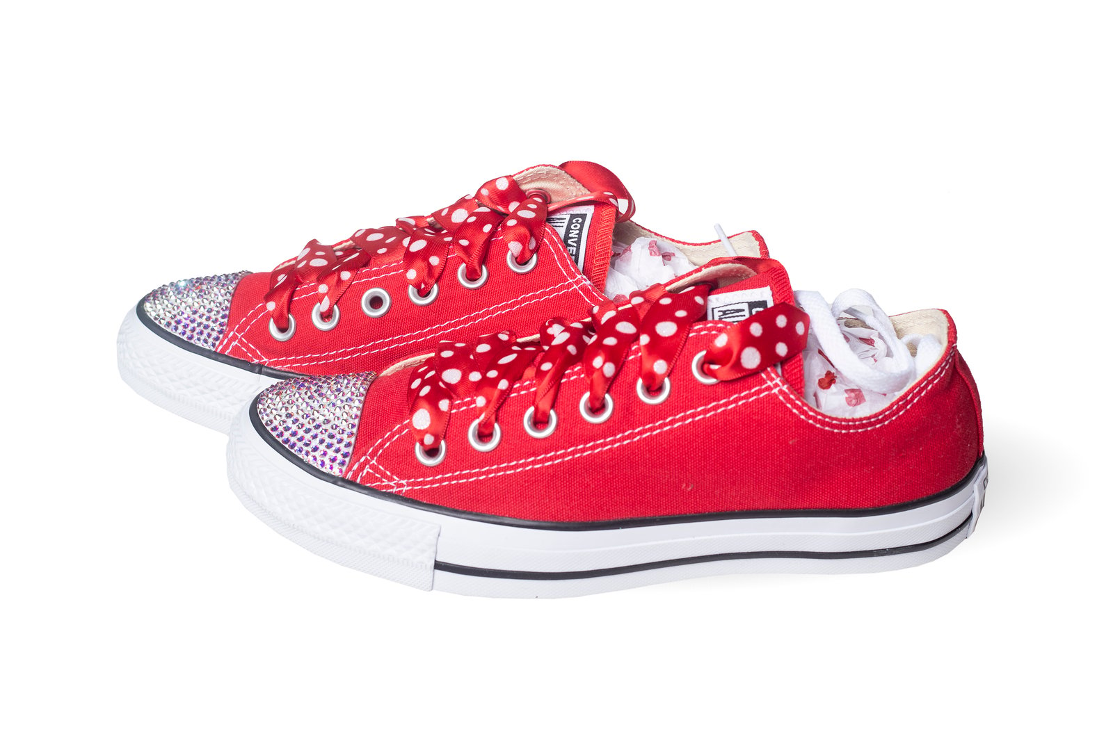 converse with red laces