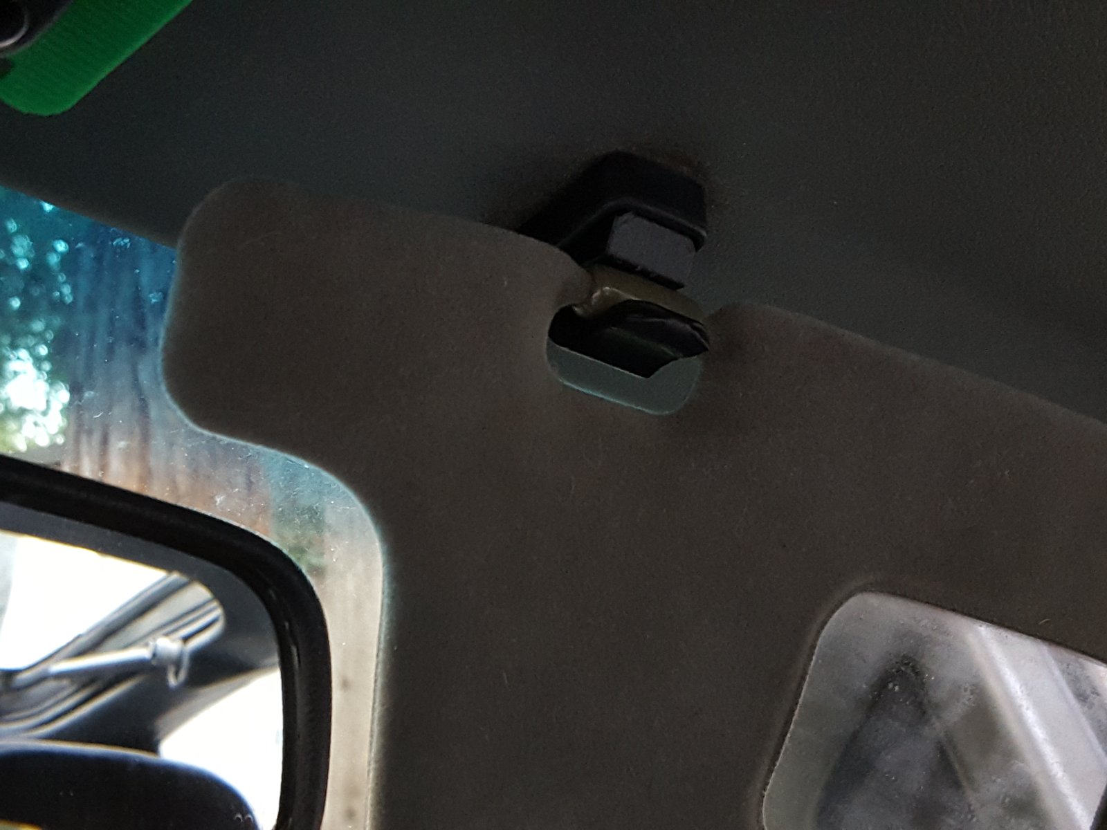 Sun Visor Clip :: 88-91 Honda CRX Civic Hatchback Sedan Wagon