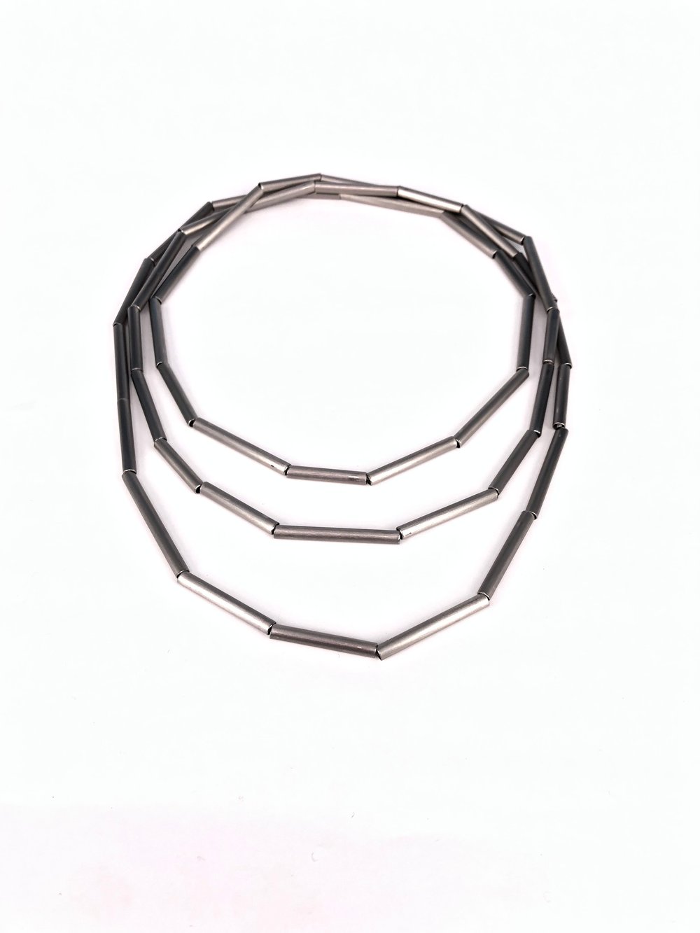 Image of Collaret geomètric - Collar geométrico de acero inxidable hecho a mano