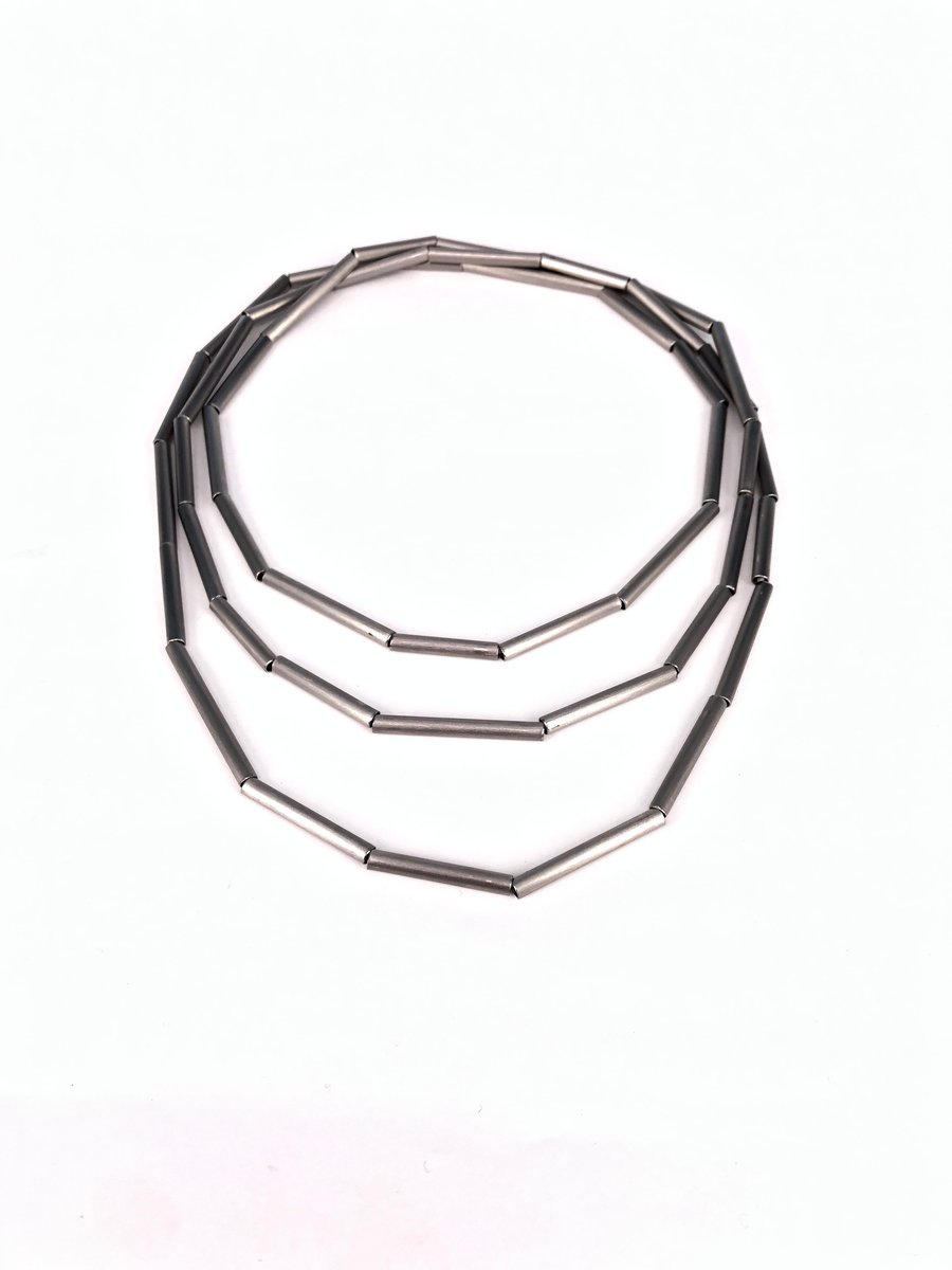 Image of Collaret geomètric - Collar geométrico de acero inxidable hecho a mano 