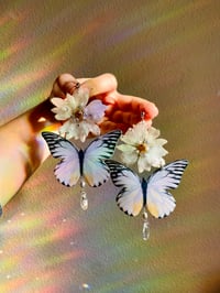 Image 3 of 🤍Daisy Pearl Butterflies🤍