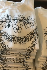 Image 3 of FLOWER FACE - TSHIRT 